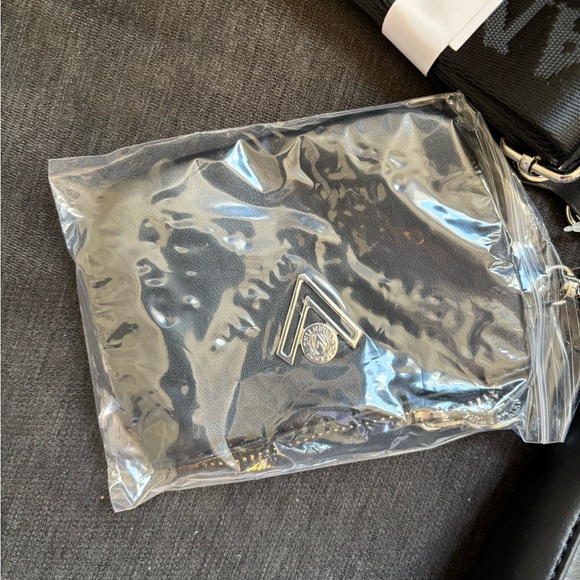 Valentina Black Shoulder Bag with Chunky Chain Strap and Curved Shape - Picture 2 of 13